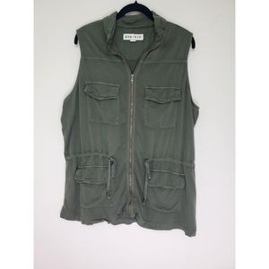 Ava & Viv army green cargo vest